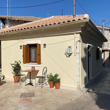 דירות Lefkáda Casa Carino מראה חיצוני תמונה